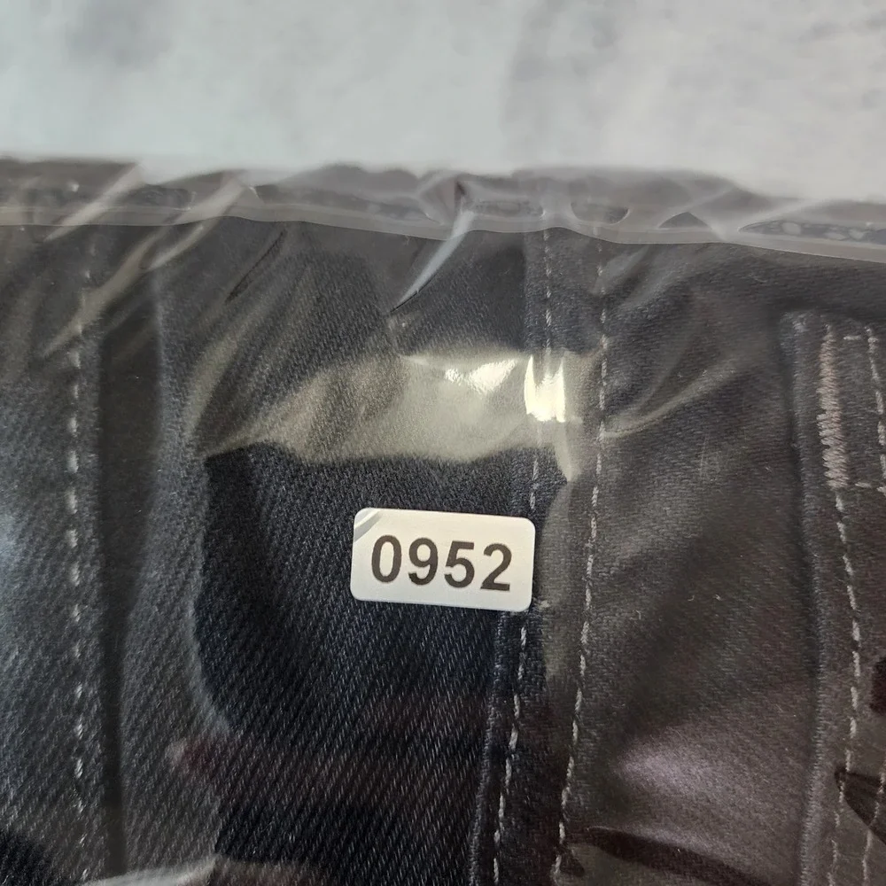 Levis 501 Button Fly Jeans Mens 40x32 Black Original Fit Denim Casual Cotton NWT